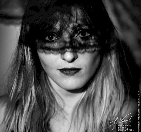 /site/assets/files/1593/06_portrait_femme_boudoir_bordeaux_050719.jpg