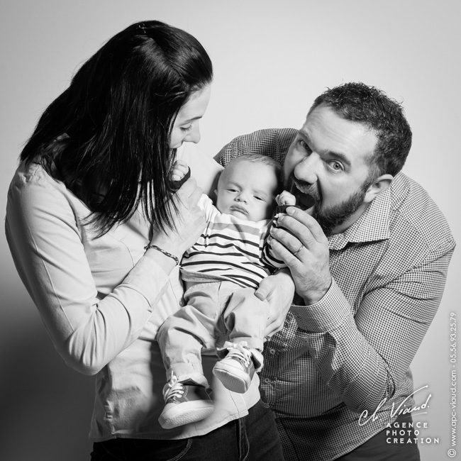 séance photo fun pour la naissance d'un bébé