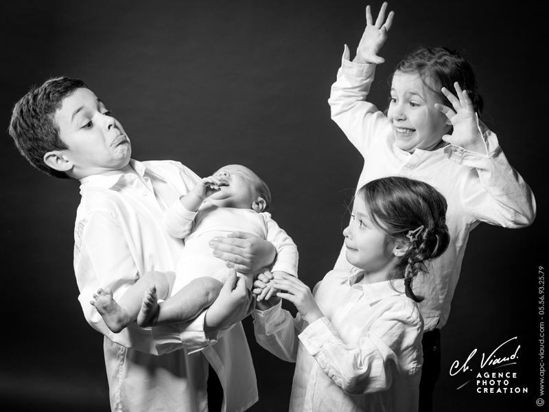 Photo délire en studio entre frères et sœurs