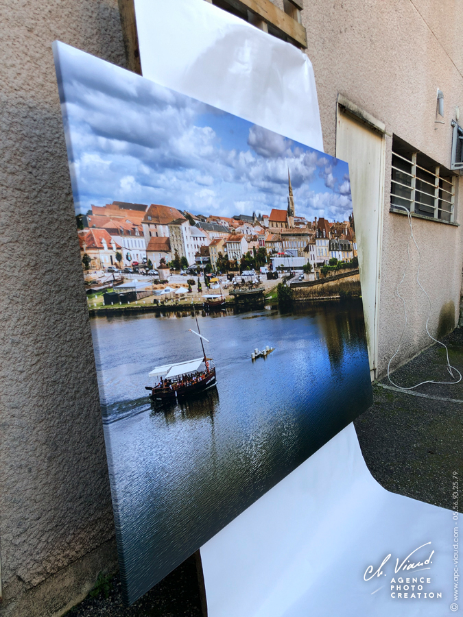 la photo imprimée sur toile et tendue sur châssis en bois